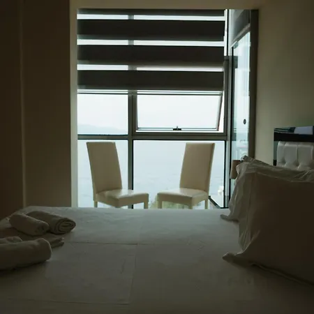 Thea Seaview Apartman *