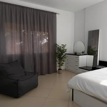 Thea Seaview Apartman *